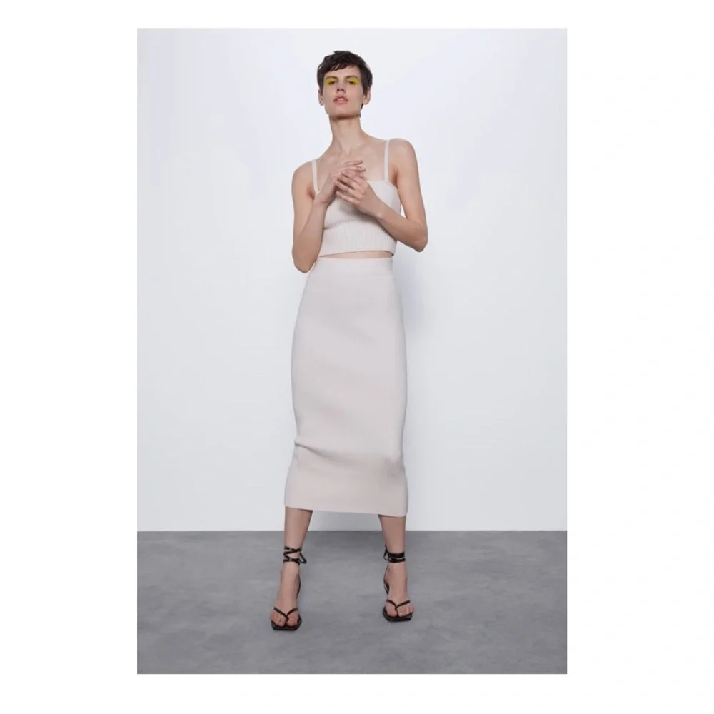 Zara ribbed KNIT stretch pencil midi skirt in Ecru cream neutral size S  NWT